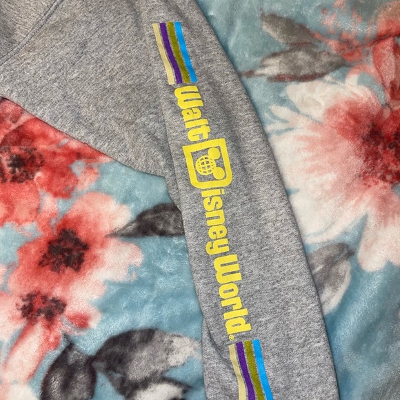 Disney Parks Crewneck - Picture 3 of 3